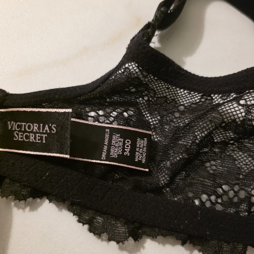 Victoria Secret Bra - Picture 5 of 5